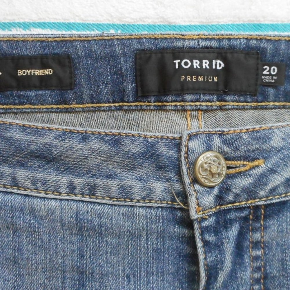 🌸SOLD🌸 TORRID JEANS Distressed Boyfriend Denim Size 20 - Picture 10 of 10